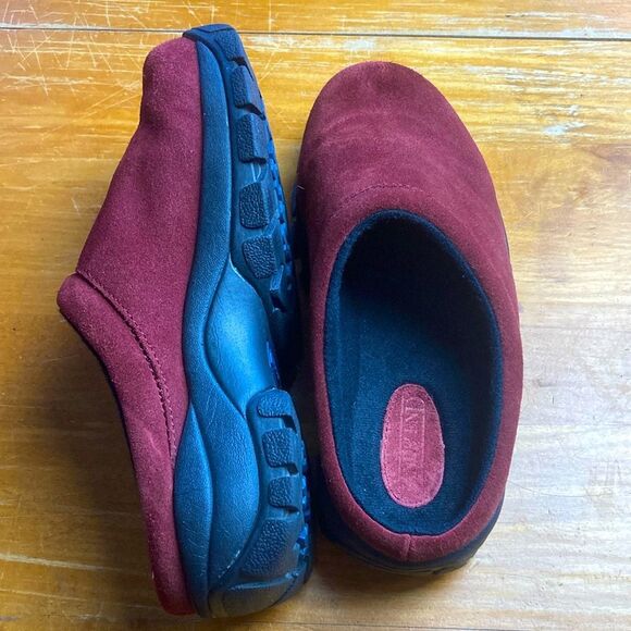Lands End 86166 Womens Size 7B Dark Red Suede Leather Slides Clogs Slippers - Picture 1 of 11